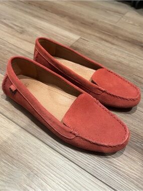UGG Suede Slip-on Flores Loafers / Driving Moccasin in Terracotta Orange (9)